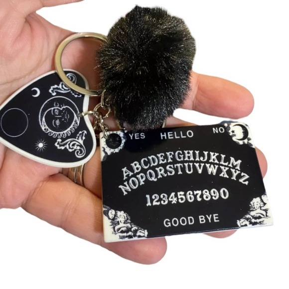 Ouija Planchette Keychain Pompom - Picture 3 of 5